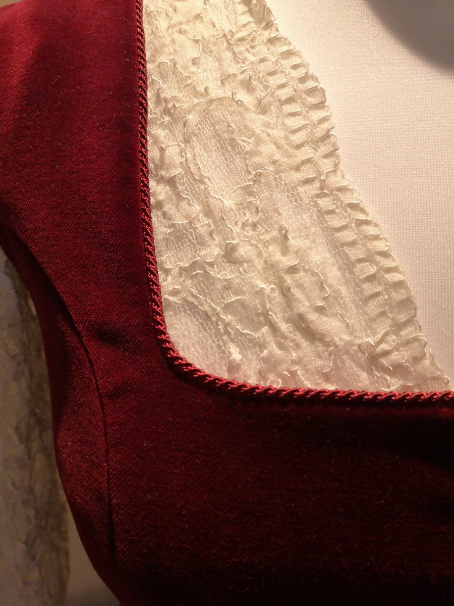 Detail eines Mieders nach Maß mit Paspel, Trachten-Atelier Bad Tölz